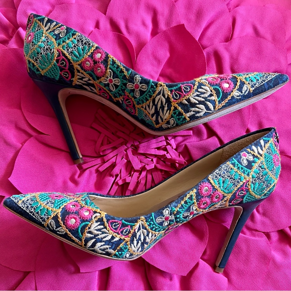 UNIQUELY BEAUTIFUL SAM EDELMAN TAPESTRY FABRIC HEELS